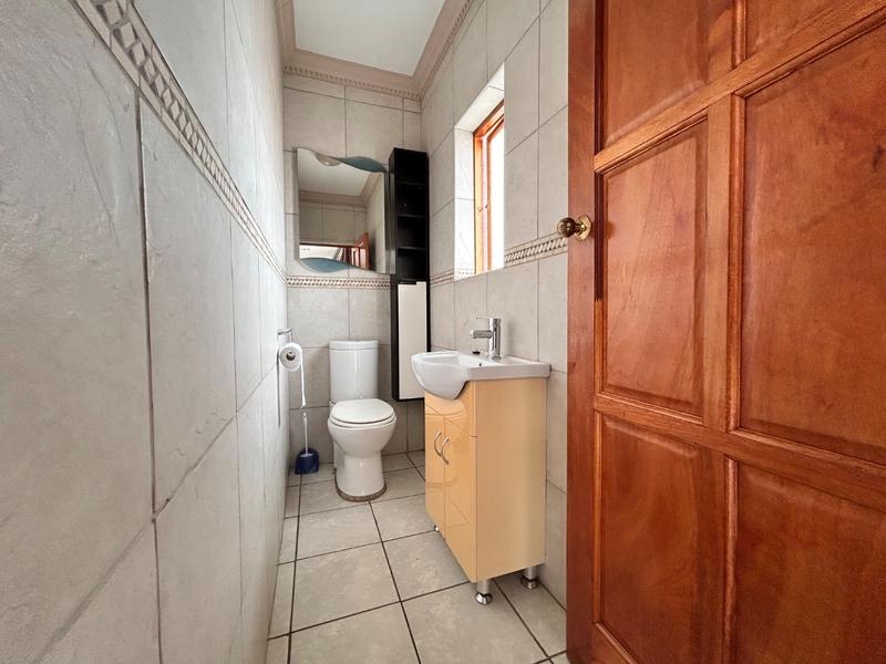 5 Bedroom Property for Sale in Birdwood Estate North West